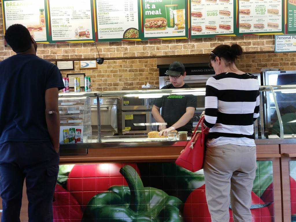 Subway | restaurant | 525 Hampton Pointe, Hillsborough, NC 27278, USA | 9197323226 OR +1 919-732-3226