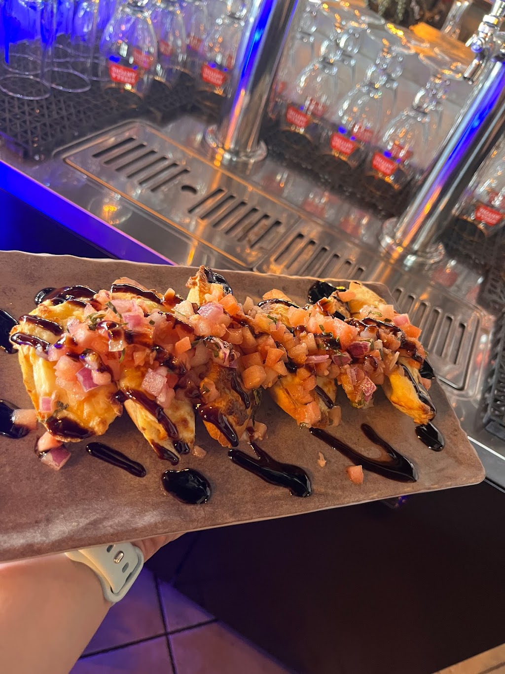 MJs Bar and Grill | restaurant | 100 S Main St, Saukville, WI 53080, USA | 2622615044 OR +1 262-261-5044