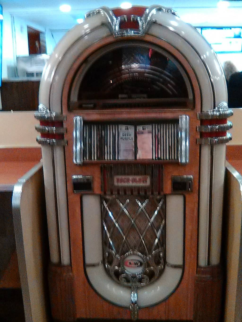 A&W Restaurant | restaurant | 27293 Eureka Rd, Taylor, MI 48180, USA | 7349417414 OR +1 734-941-7414