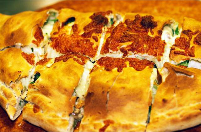 Classic Pizza | restaurant | 296 Winthrop St, Taunton, MA 02780, USA | 5088800090 OR +1 508-880-0090