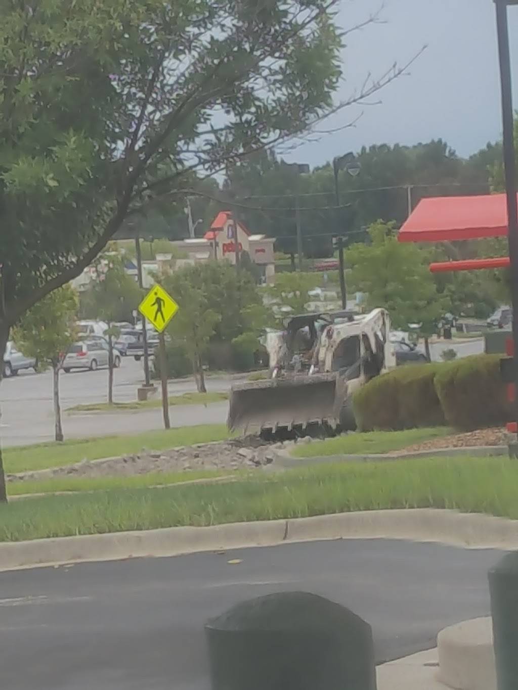 Panda Express | restaurant | 4901 N Oak Trafficway #4, Kansas City, MO 64118, USA | 8164553199 OR +1 816-455-3199