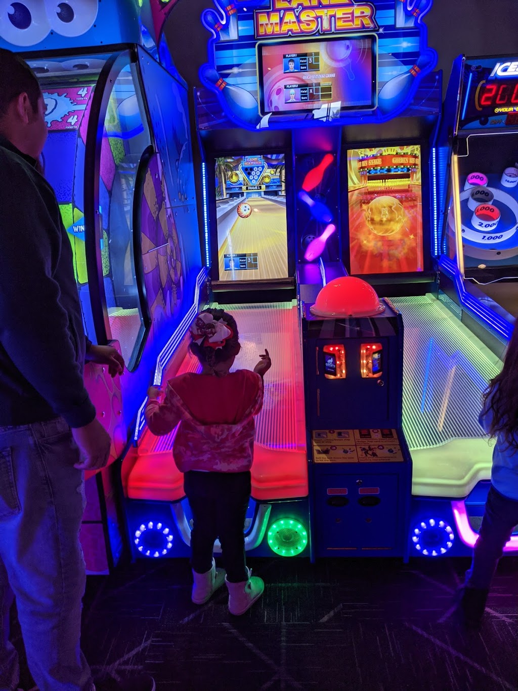 Coyote Entertainment Center | restaurant | 17225 -B, Jersey Ave, Lemoore, CA 93245, USA | 5598176170 OR +1 559-817-6170