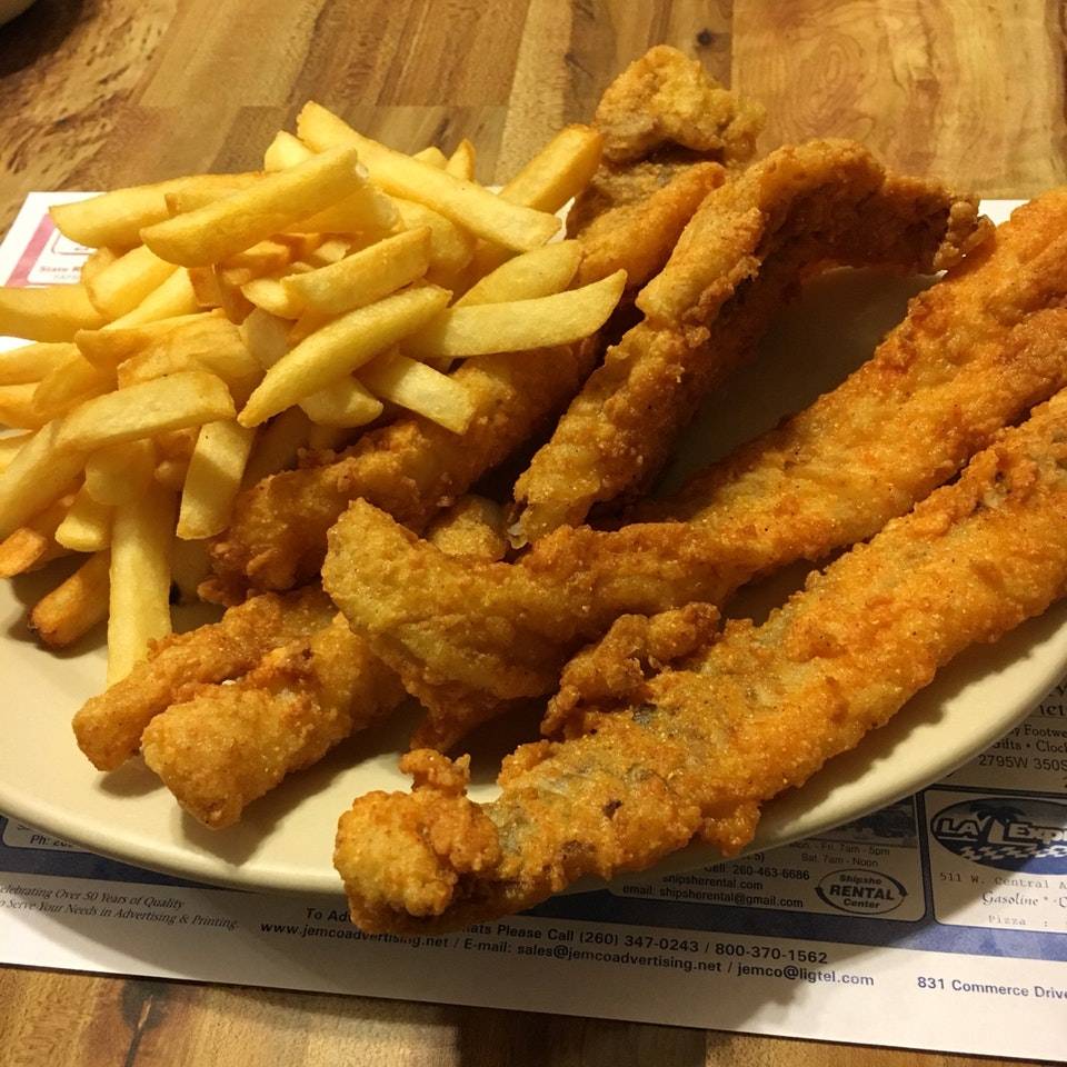 Twin Six Restaurant | restaurant | 101 S Main St, Wolcottville, IN 46795, USA | 2608542002 OR +1 260-854-2002