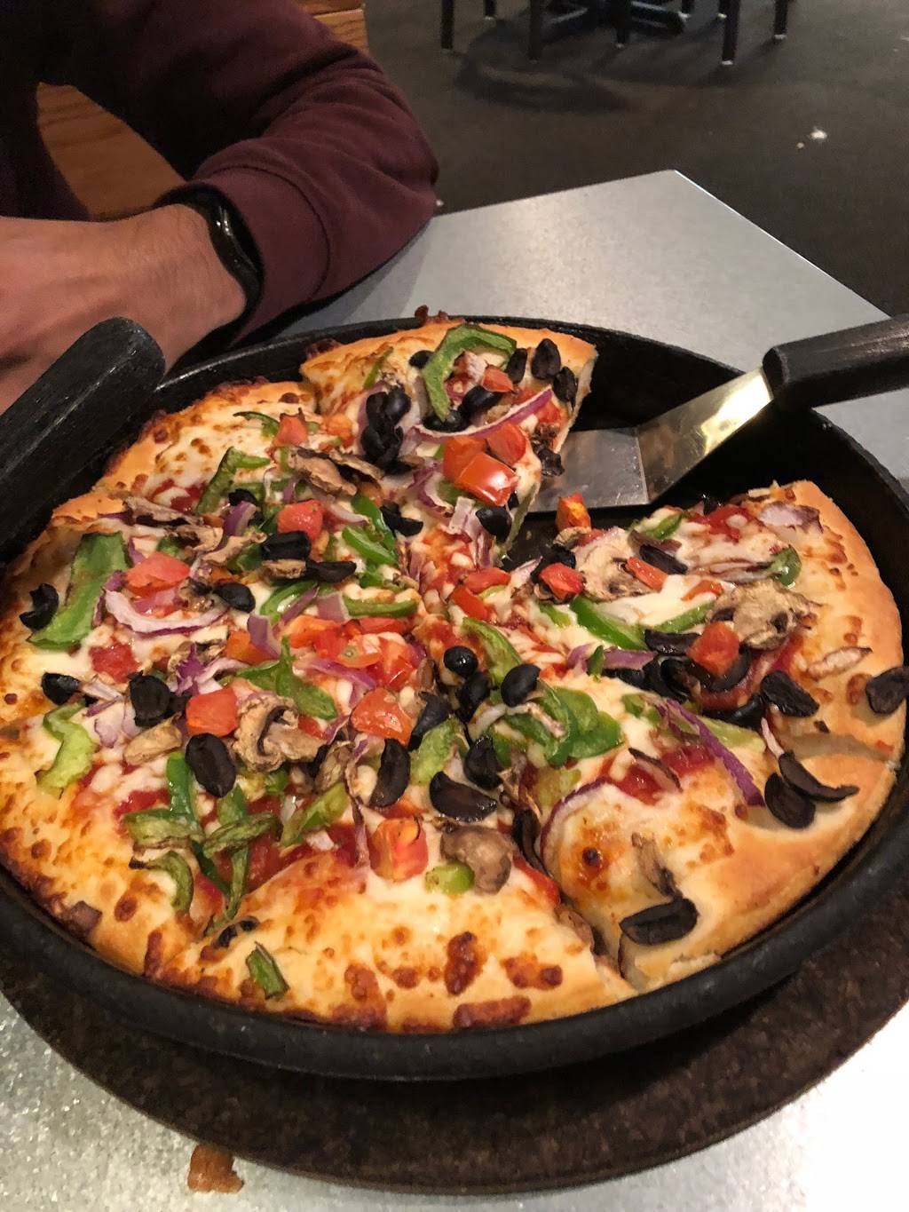 Pizza Hut | restaurant | 35050 Euclid Ave, Willoughby, OH 44094, USA | 4409466444 OR +1 440-946-6444