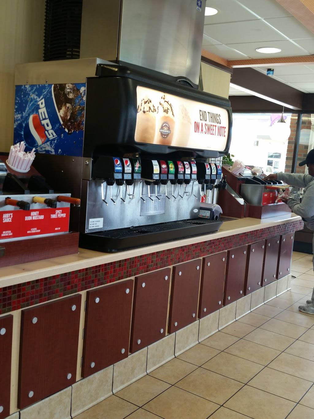 Arbys | restaurant | 3551 Belmont Ave, Youngstown, OH 44505, USA | 3307591393 OR +1 330-759-1393