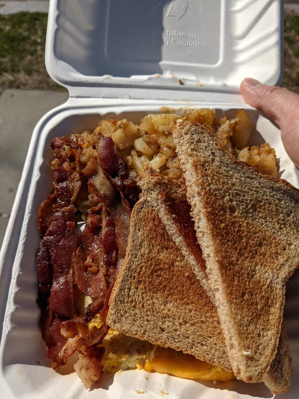 Daily Fish of Chesapeake | restaurant | 2250 Sherman Ave NW, Washington, DC 20001, USA | 2023323167 OR +1 202-332-3167