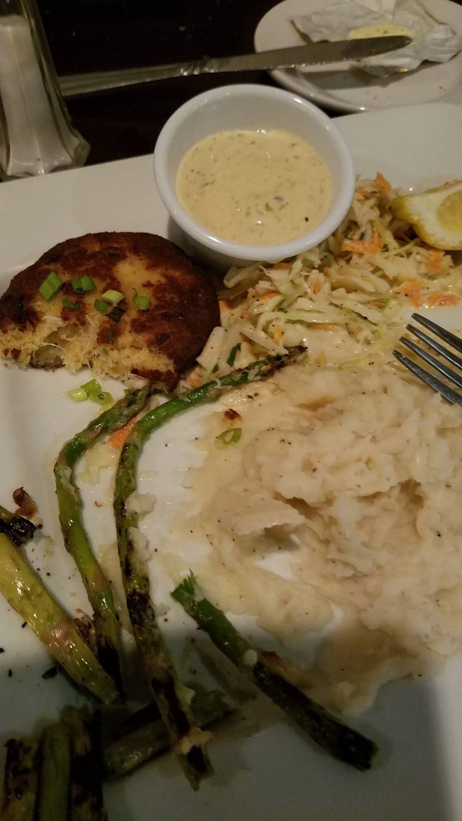 Daniels | restaurant | 2801 Ward Blvd, Wilson, NC 27893, USA | 2522811349 OR +1 252-281-1349