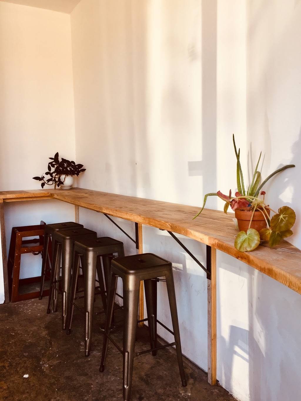 Newtown | restaurant | 55 Waterbury St, Brooklyn, NY 11206, USA | 3479846215 OR +1 347-984-6215