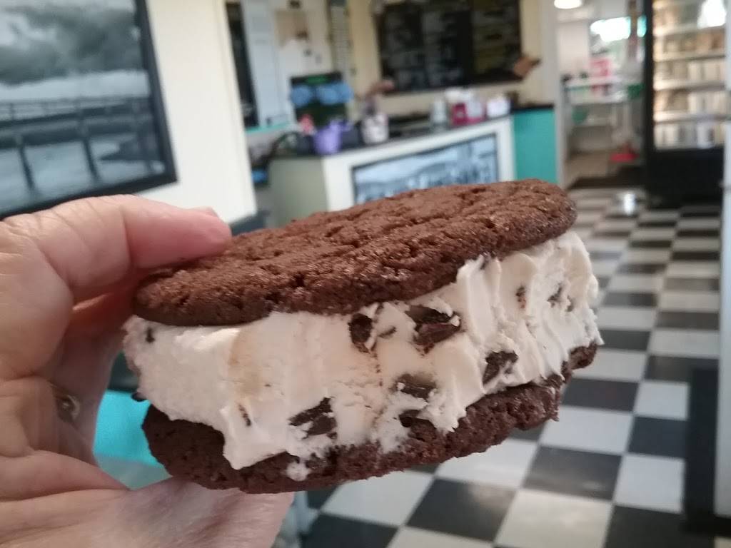 Owens Ice Cream | restaurant | 66 MA-6A, Sandwich, MA 02563, USA | 7744135439 OR +1 774-413-5439