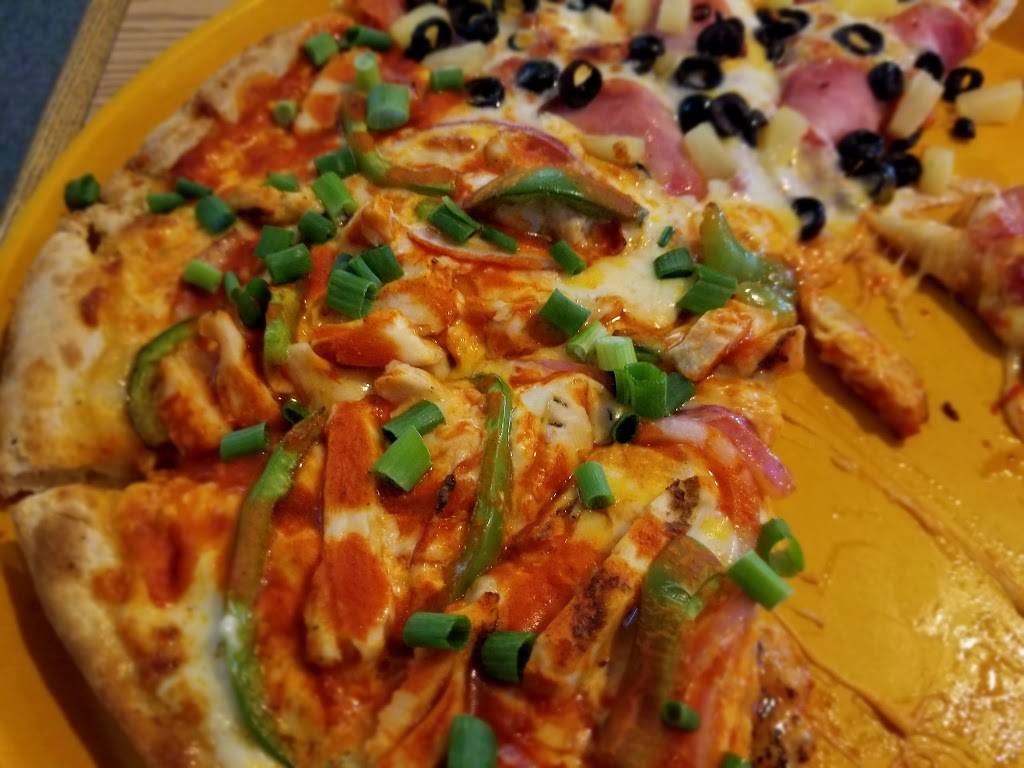 Road House Pizza | restaurant | 565 Forest Shade Rd, Crestline, CA 92325, USA | 9093385040 OR +1 909-338-5040