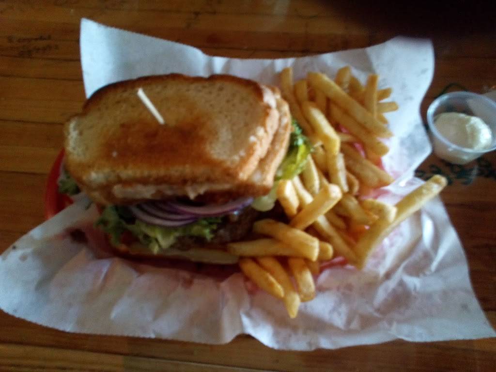 New Hudson Inn | restaurant | 56870 Grand River Ave, New Hudson, MI 48165, USA | 2484376383 OR +1 248-437-6383