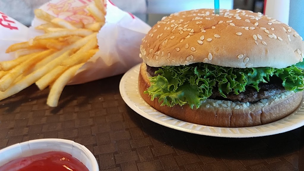 Booms Drive-In | restaurant | 606 7th St, Platte, SD 57369, USA | 6053373912 OR +1 605-337-3912