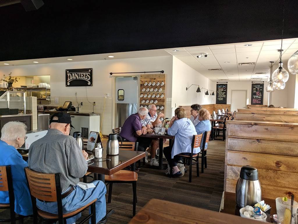 Daniels Restaurant | restaurant | 504 Mantorville Ave S, Kasson, MN 55944, USA | 5076347775 OR +1 507-634-7775