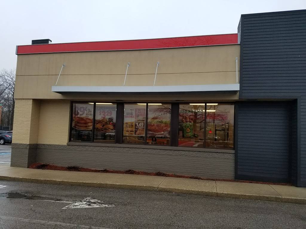 Burger King | restaurant | 165 Pearl St, Braintree, MA 02184, USA | 7817949995 OR +1 781-794-9995