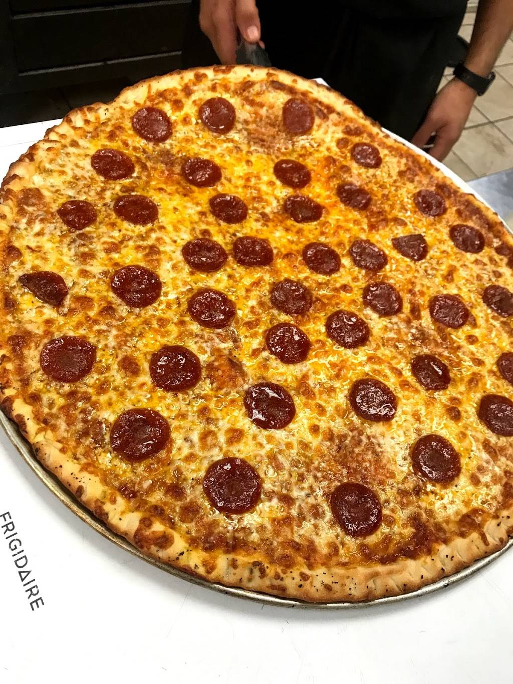 Rocky’s Pizza | restaurant | 810 Genesee St, Rochester, NY 14611, USA | 5854360020 OR +1 585-436-0020