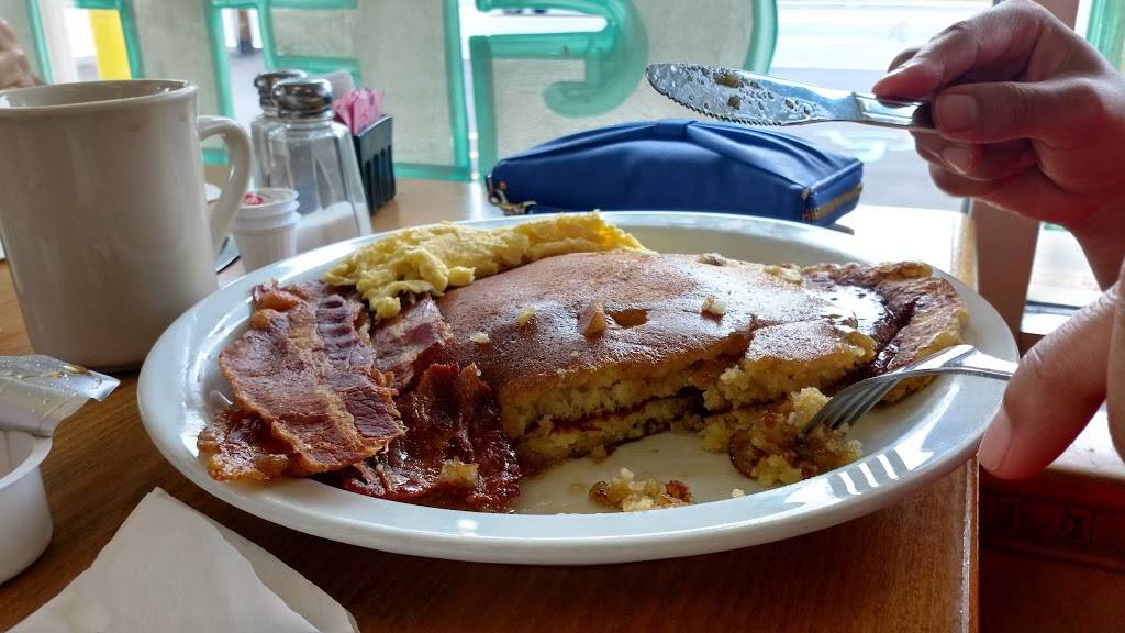 Irv & Karens Hot Pastrami Deli & Restaurant | restaurant | 2114 NJ-88, Brick, NJ 08724, USA | 7328996990 OR +1 732-899-6990