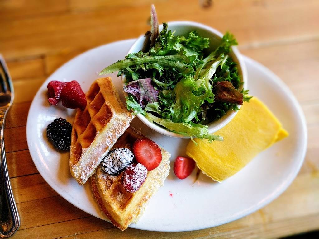 Pinewood Social | restaurant | 33 Peabody St, Nashville, TN 37210, USA | 6157518111 OR +1 615-751-8111