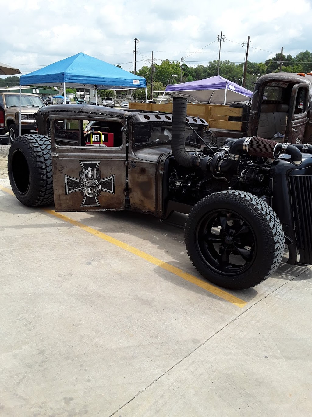 Mels diner + Shays crawfish shack | restaurant | 3639 Front St, Winnsboro, LA 71295, USA | 3183725573 OR +1 318-372-5573