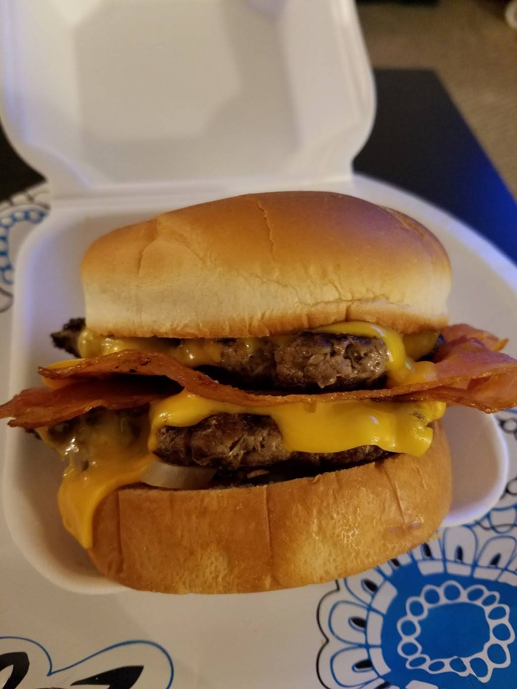 Gordons Drive-In Restaurant | restaurant | 122 W Commercial St, Mazomanie, WI 53560, USA | 6087952330 OR +1 608-795-2330