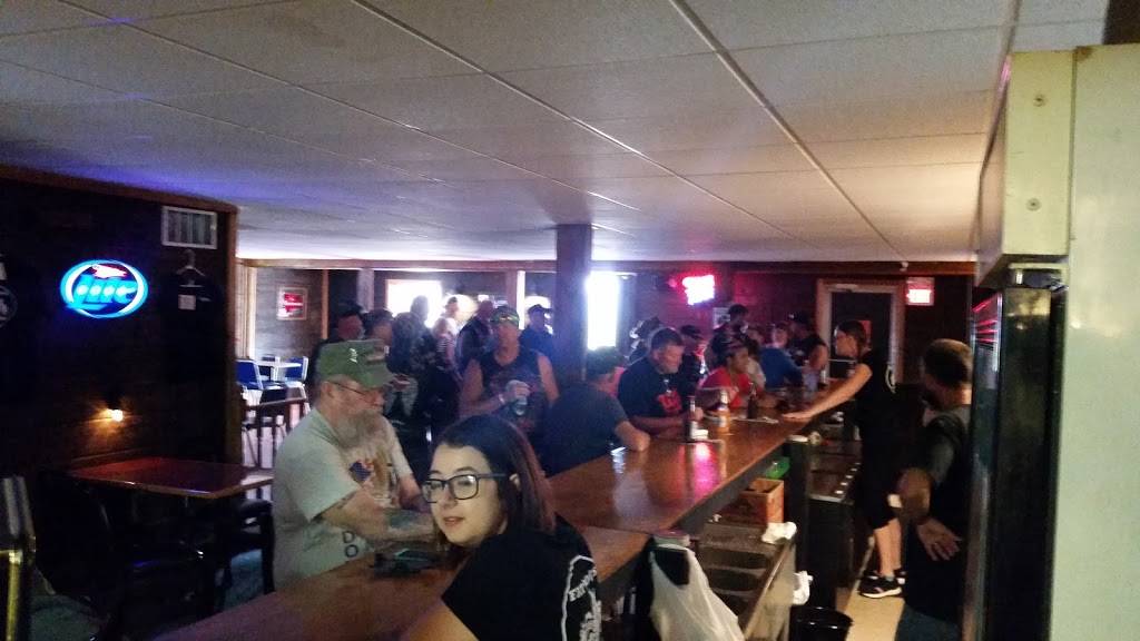 Fat Boys Saloon | restaurant | 108 Main St S, Hazleton, IA 50641, USA | 3196362909 OR +1 319-636-2909