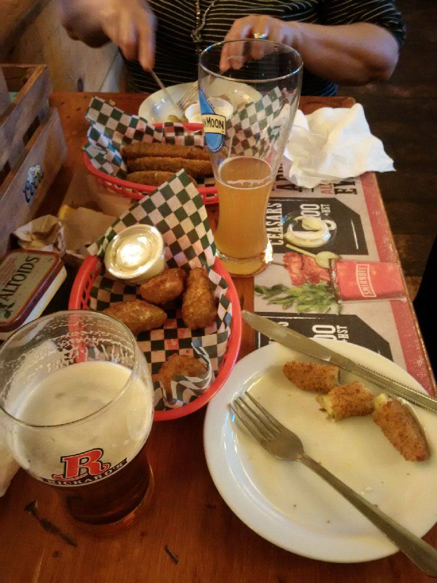 Ol West Wing | restaurant | 211 Ferndale Dr S, Barrie, ON L4N 6B9, Canada | 7058120459 OR +1 705-812-0459