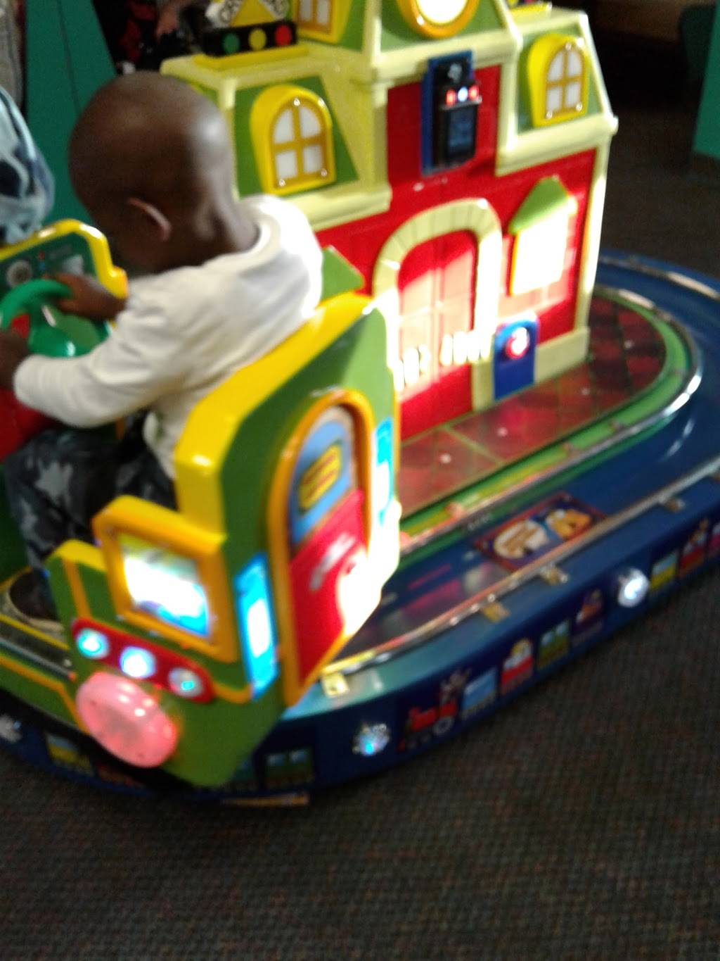 Chuck E. Cheeses | restaurant | 82 Buckland St, Manchester, CT 06040, USA | 8606493857 OR +1 860-649-3857