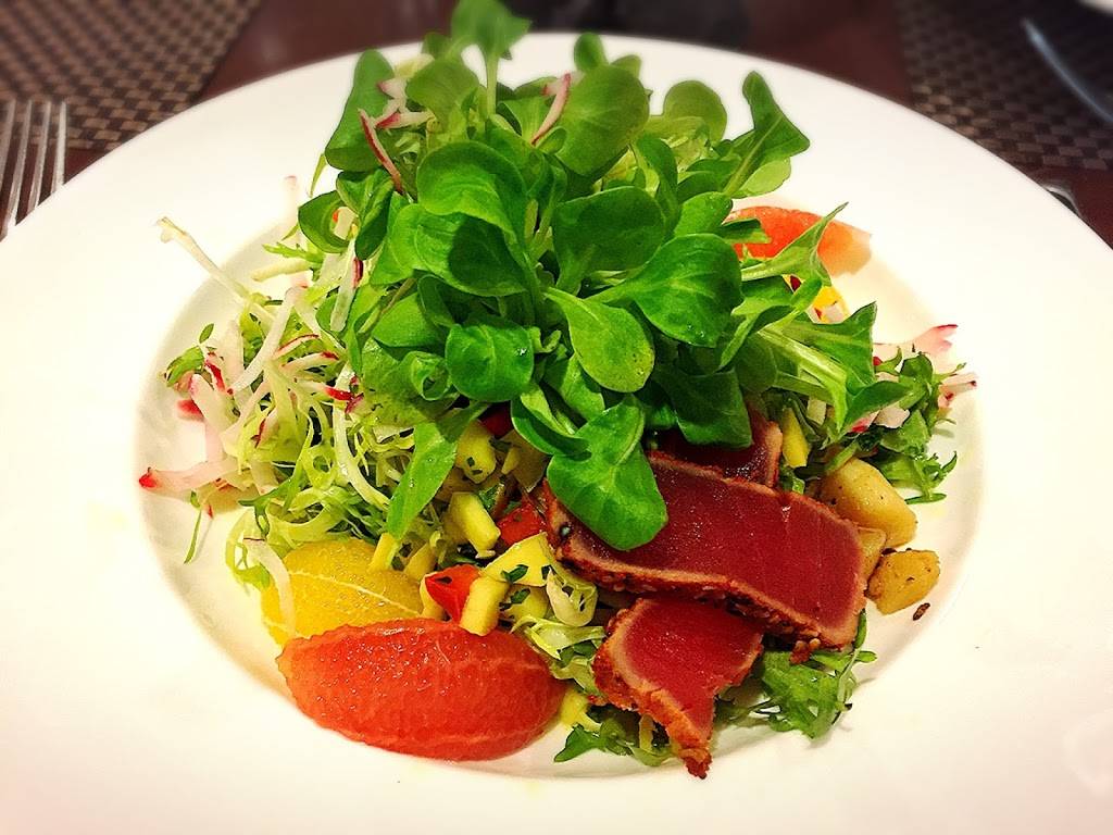 LB Bistro & Patisserie | restaurant | 301 E North Water St, Chicago, IL 60611, USA | 3123295900 OR +1 312-329-5900