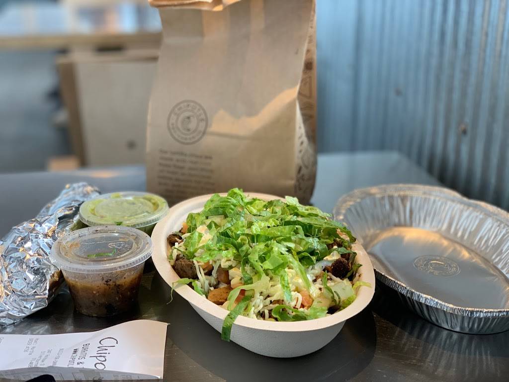 Chipotle Mexican Grill | restaurant | 247-C Rainbow St, Unit G290, Silverthorne, CO 80498, USA | 9704680671 OR +1 970-468-0671