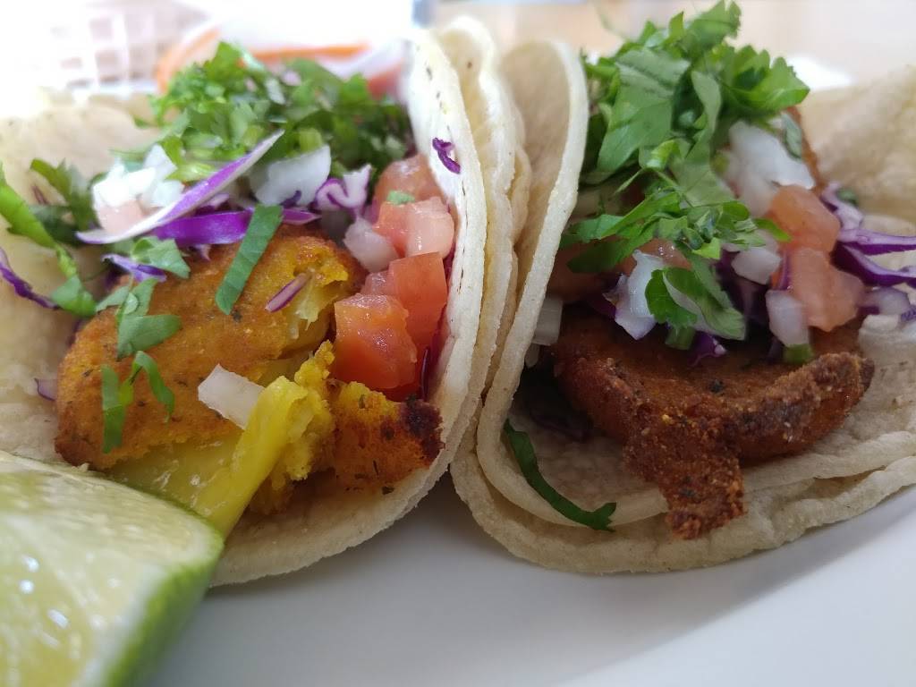 Clemente Seafood Restaurant | restaurant | 124 W MacArthur Blvd, Santa Ana, CA 92707, USA | 7145562815 OR +1 714-556-2815