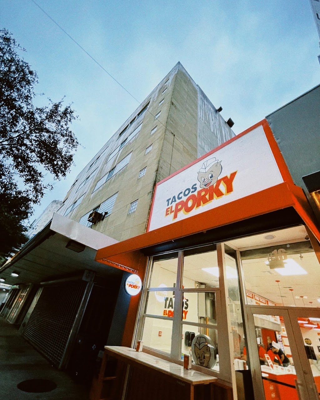 Tacos El Porky | restaurant | 16 W Flagler St, Miami, FL 33130, USA | 3053597997 OR +1 305-359-7997