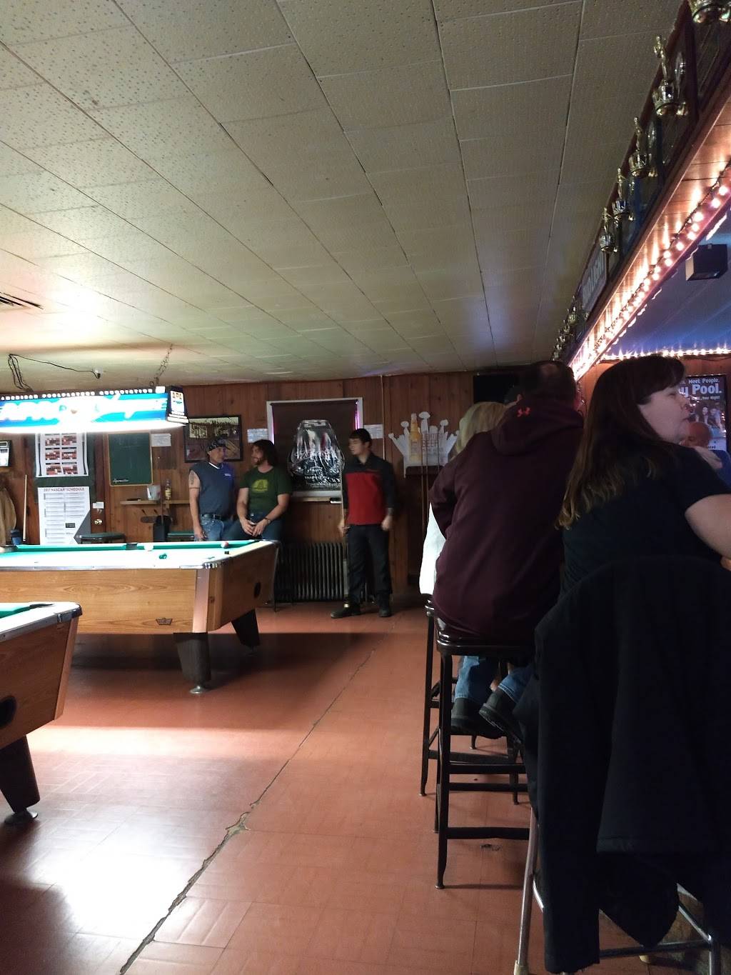 Tuggies Tavern | restaurant | 1300 Tuggies Rd, Pasadena, MD 21122, USA | 4102553304 OR +1 410-255-3304