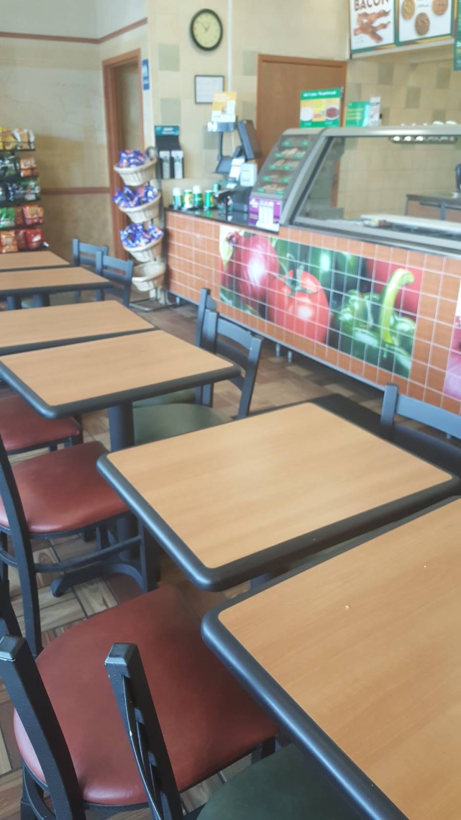 Subway | restaurant | 4741 Hiawatha Ave, Minneapolis, MN 55406, USA | 6127217534 OR +1 612-721-7534