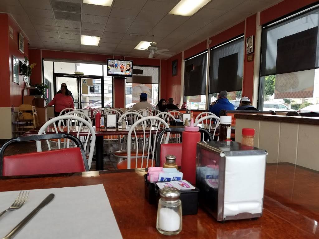 Cougars Burgers | restaurant | 12800 S Inglewood Ave, Hawthorne, CA 90250, USA | 3106755519 OR +1 310-675-5519