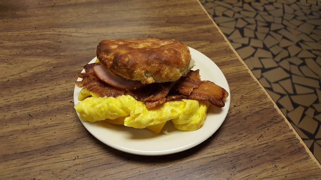 Pearlys Famous Country Cooking | restaurant | 814 N Slappey Blvd, Albany, GA 31701, USA | 2294320141 OR +1 229-432-0141