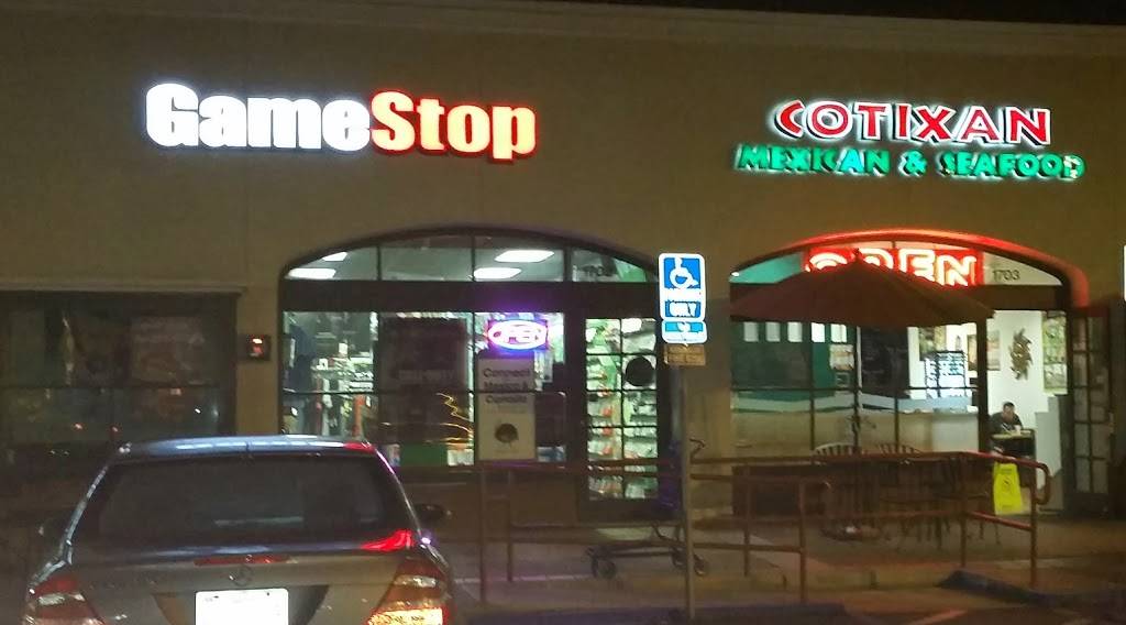 Adelitas Mexican and Seafood | restaurant | 374 E H St #1703, Chula Vista, CA 91910, USA | 6194254565 OR +1 619-425-4565