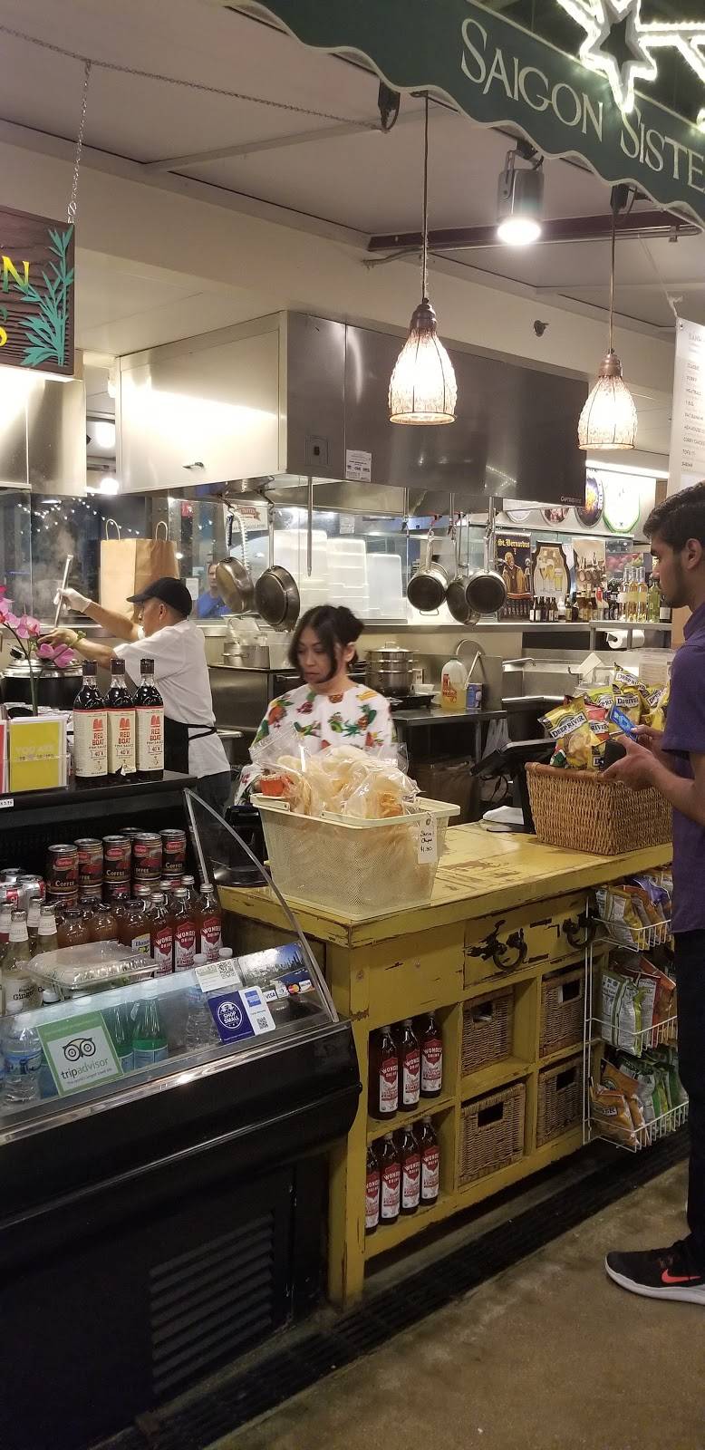 Saigon Sisters (French Market) | restaurant | 131 N Clinton St, Chicago, IL 60661, USA | 3124960094 OR +1 312-496-0094