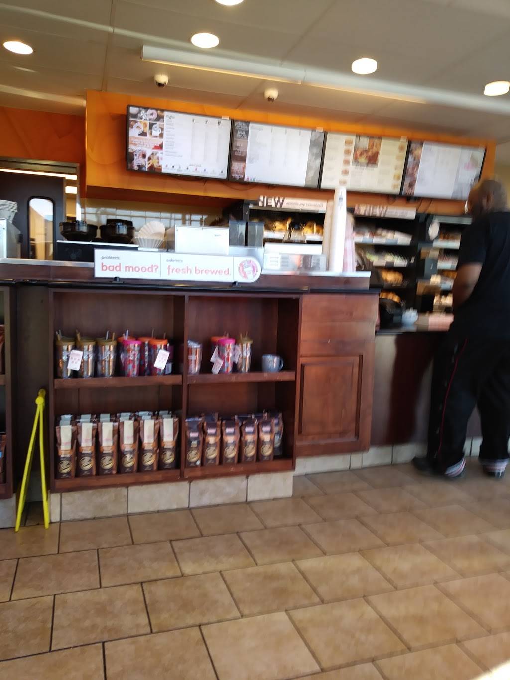 Dunkin | bakery | 4400 NW 39th St, Oklahoma City, OK 73112, USA | 4059468550 OR +1 405-946-8550
