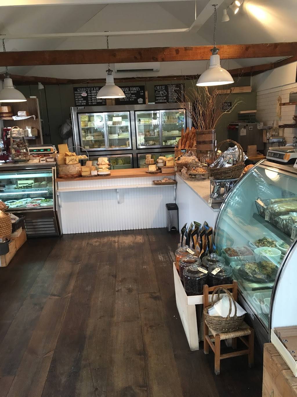 Cavaniolas Gourmet | cafe | 8 Amagansett Square, Amagansett, NY 11930, USA | 6312675608 OR +1 631-267-5608