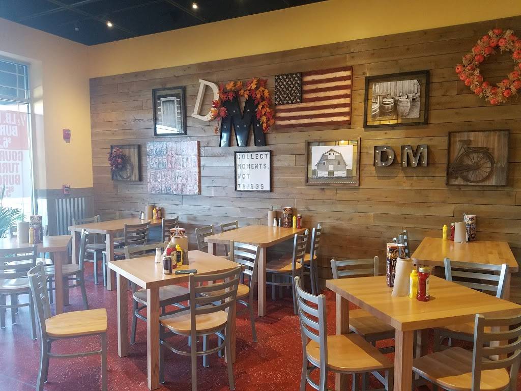 D.M. Prime Burgers | restaurant | 9441 Ackman Rd, Crystal Lake, IL 60014, USA | 8158936107 OR +1 815-893-6107