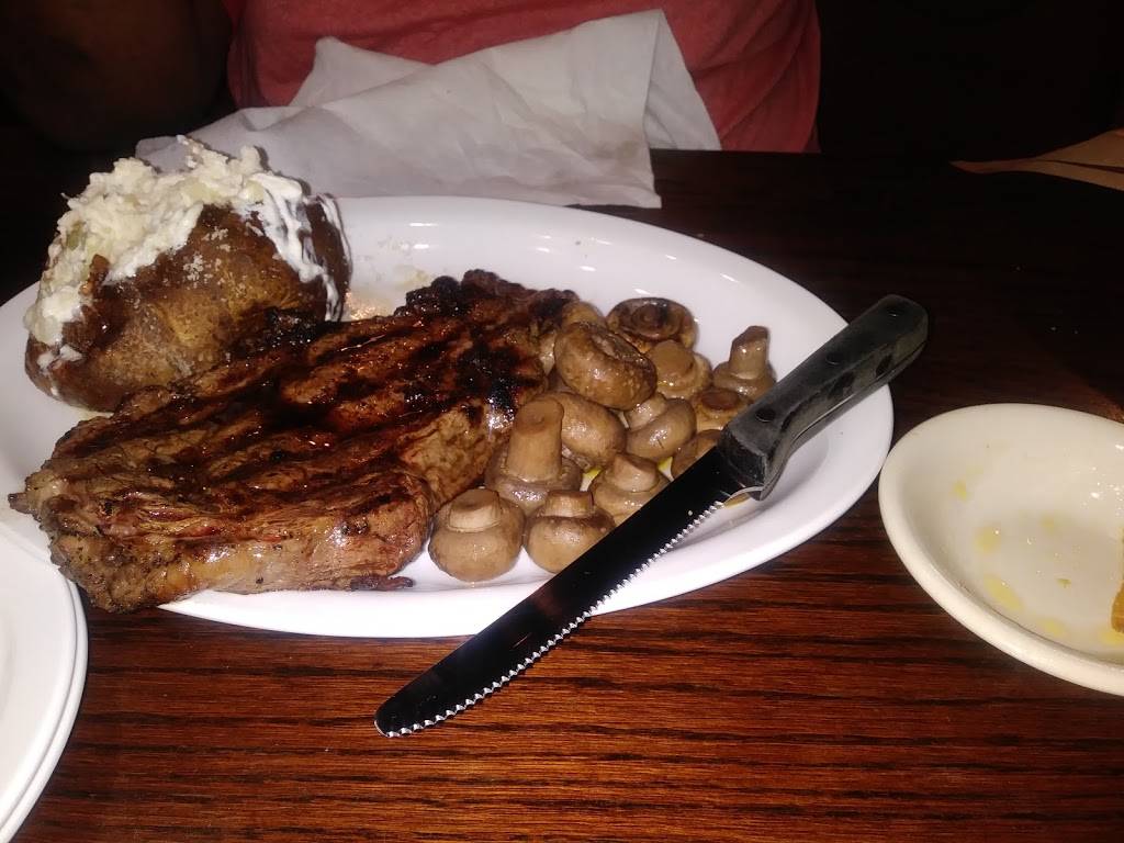 Texas Steakhouse & Saloon | restaurant | 5093 Fayetteville Rd, Lumberton, NC 28358, USA | 9107398918 OR +1 910-739-8918