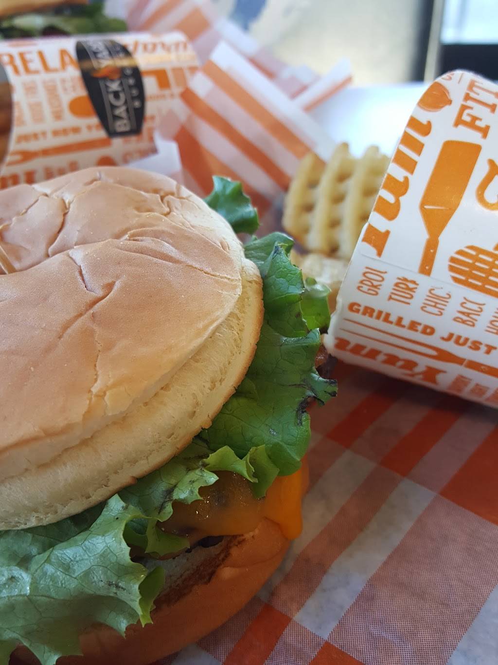 Back Yard Burgers | restaurant | 185 House-Carlson Dr, Batesville, MS 38606, USA | 6625610600 OR +1 662-561-0600