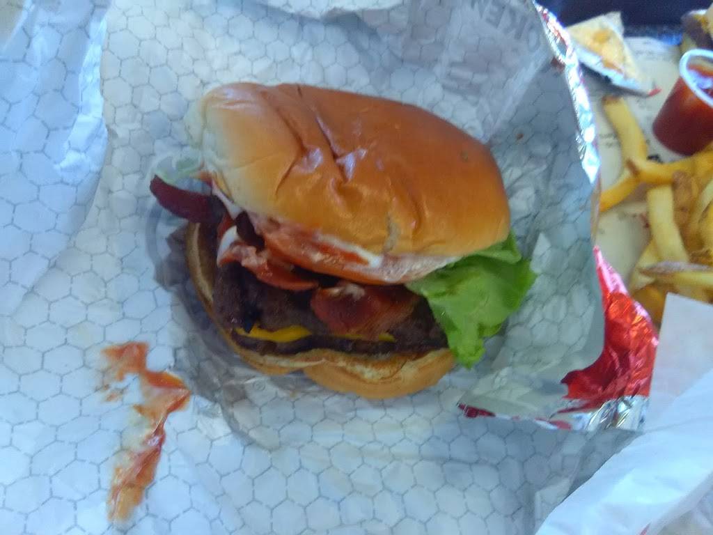 Wendys | restaurant | 15170 E, Bagley Rd, Middleburg Heights, OH 44130, USA | 4404996920 OR +1 440-499-6920