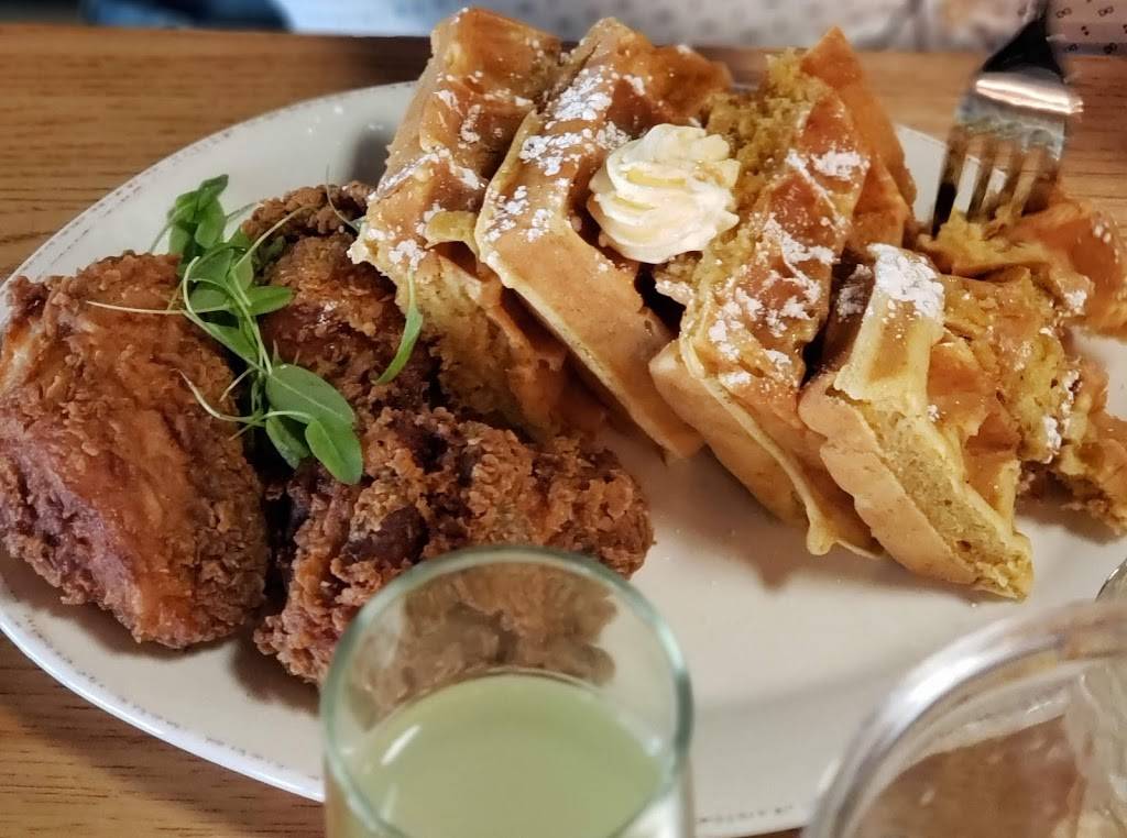 Ms. Iceys Kitchen & Bar | restaurant | 1371 Clairmont Rd, Decatur, GA 30033, USA | 4049637871 OR +1 404-963-7871