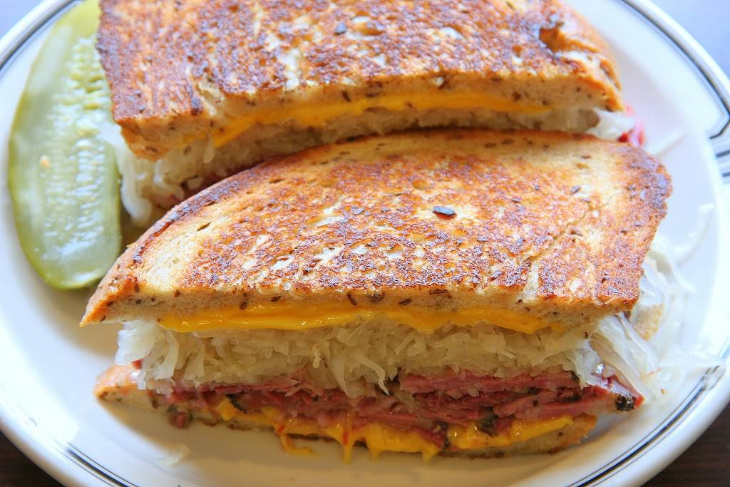 Langers | meal takeaway | 704 S Alvarado St, Los Angeles, CA 90057, USA | 2134838050 OR +1 213-483-8050