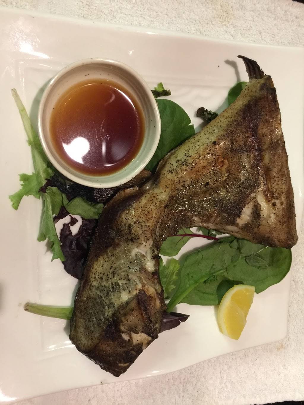 Hot Zushi | restaurant | 531 Haight St, San Francisco, CA 94117, USA | 4158638638 OR +1 415-863-8638