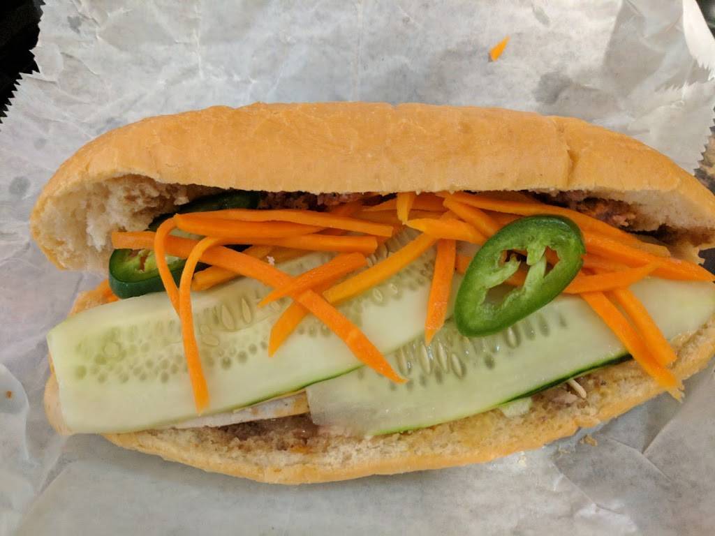 Pho Le’s Noodles & Sandwiches | restaurant | 6540 E Central Ave, Wichita, KS 67206, USA | 3162952883 OR +1 316-295-2883