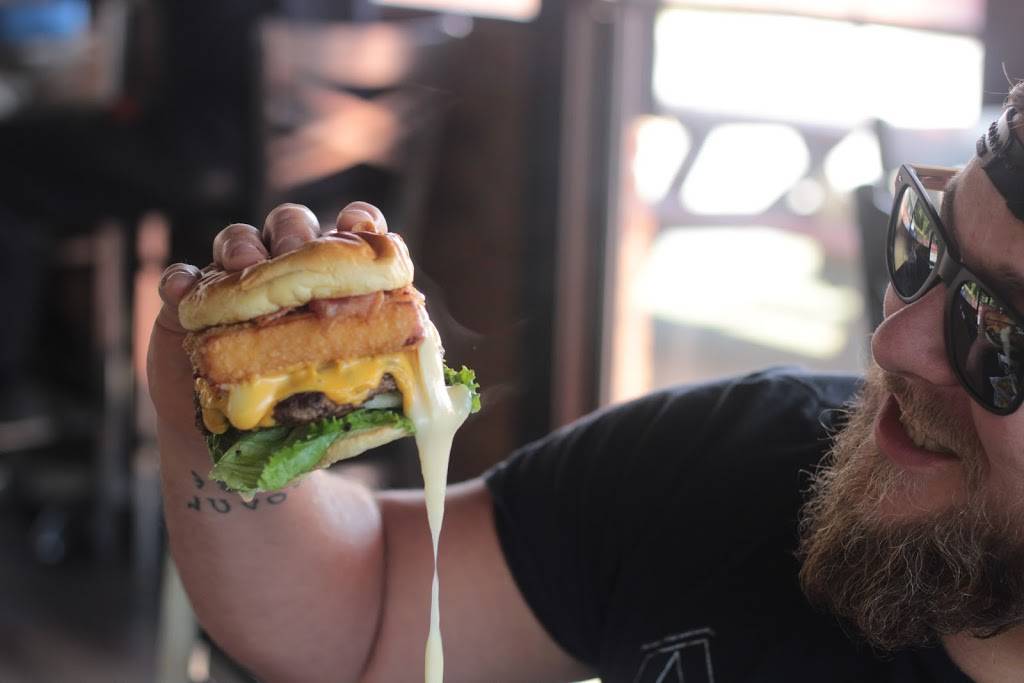 Tropical Burger | restaurant | 207 NE Main St, Easley, SC 29640, USA | 8646448973 OR +1 864-644-8973