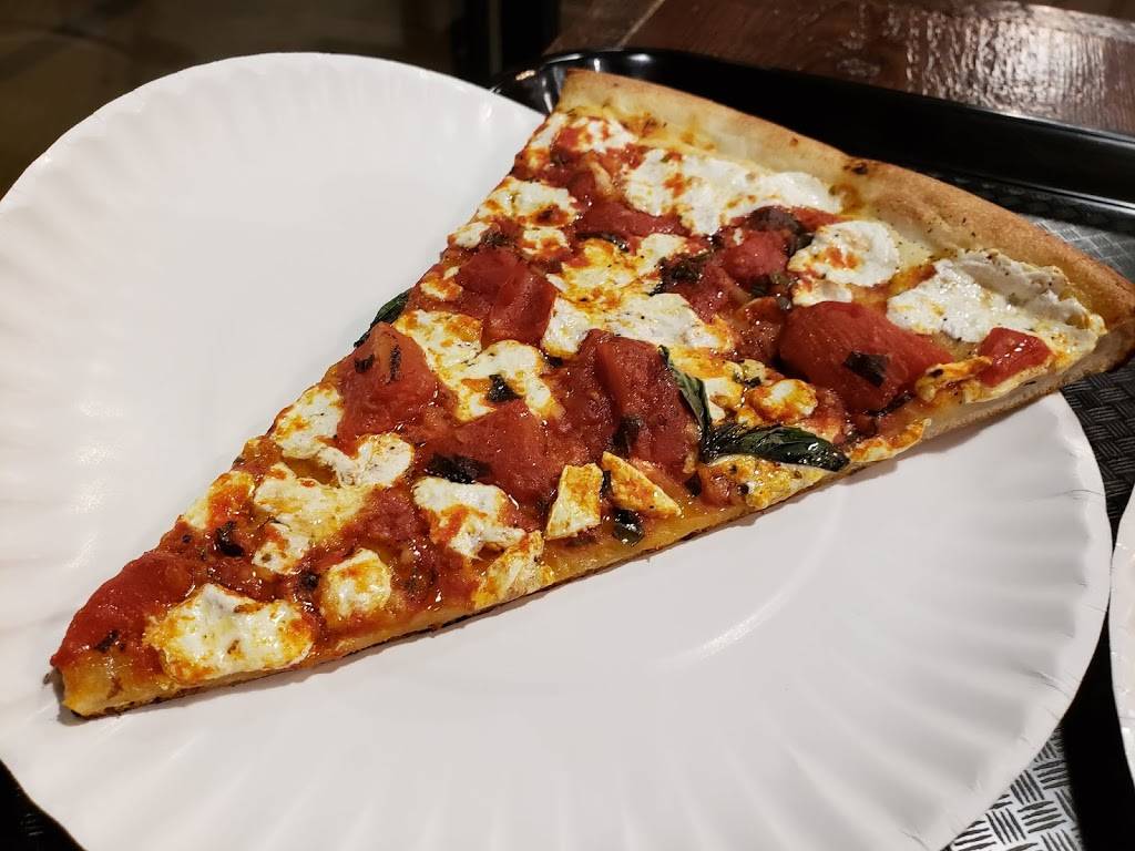 Gino’s Parlor Of Roslyn | restaurant | 5 Railroad Ave, Roslyn, NY 11576, USA | 5164840382 OR +1 516-484-0382