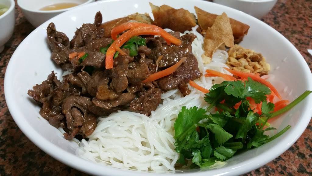 Pho Lee Hoa Phat | restaurant | 88 Peabody Rd B, Vacaville, CA 95687, USA | 7074528829 OR +1 707-452-8829