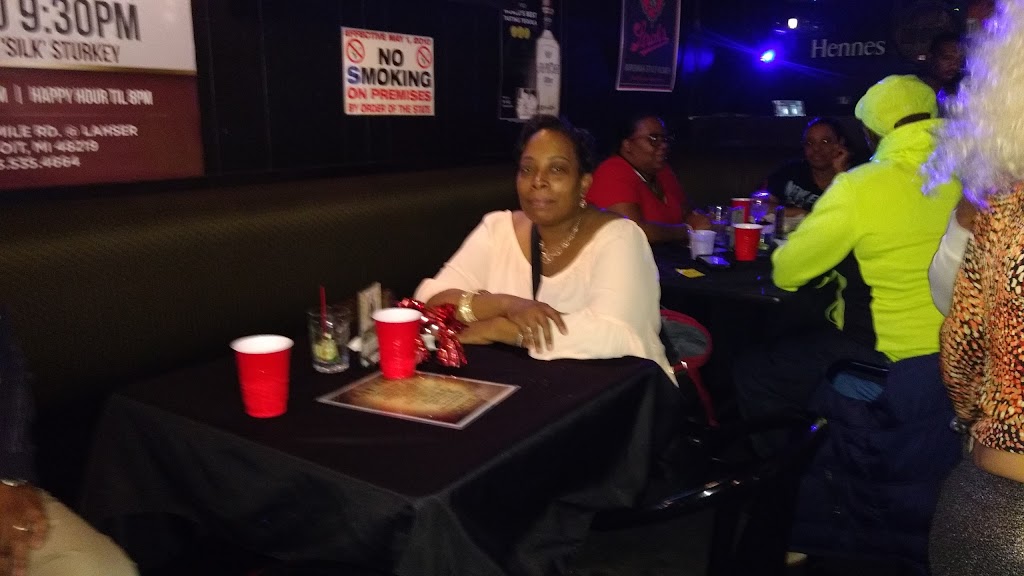 Friends Cocktail Lounge | night club | 21633 Eight Mile Rd, Detroit, MI 48219, USA | 3135354664 OR +1 313-535-4664